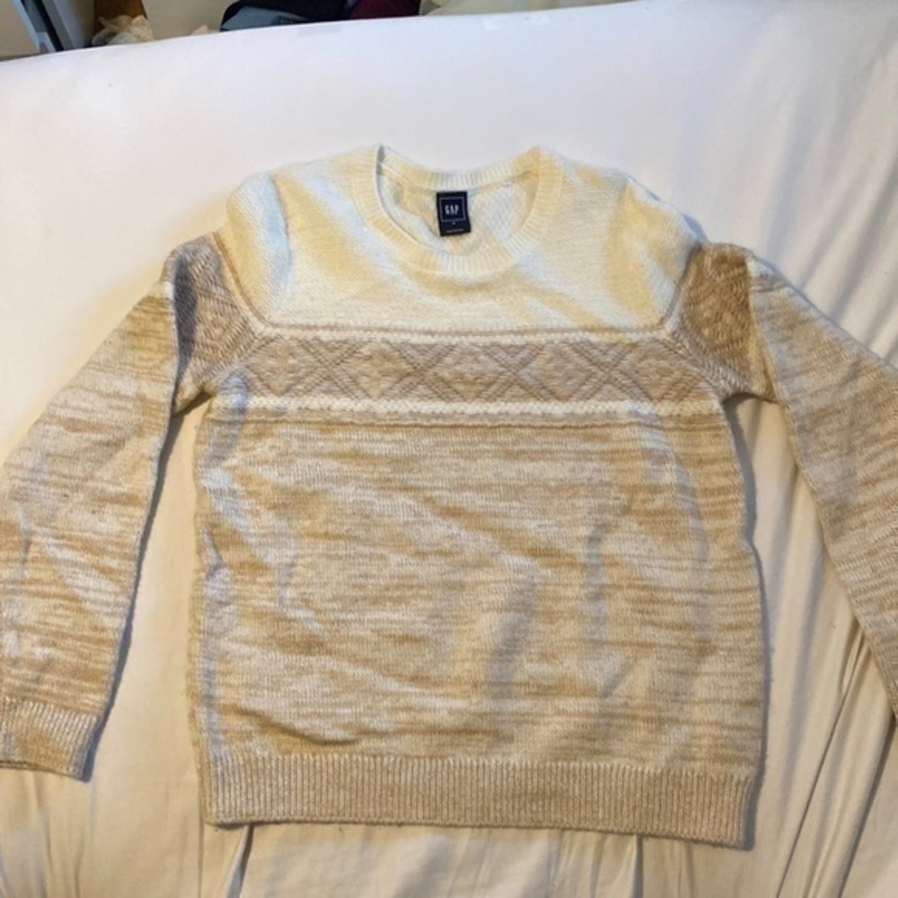 Gap white and cream sweater / size medium
